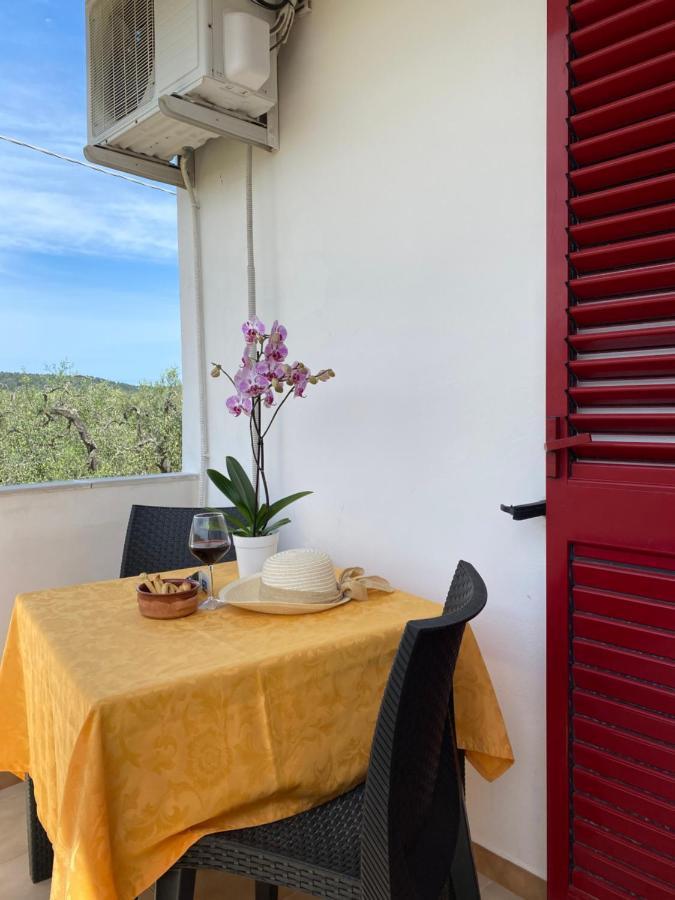 ויאסטה Agriturismo Azzarone מראה חיצוני תמונה