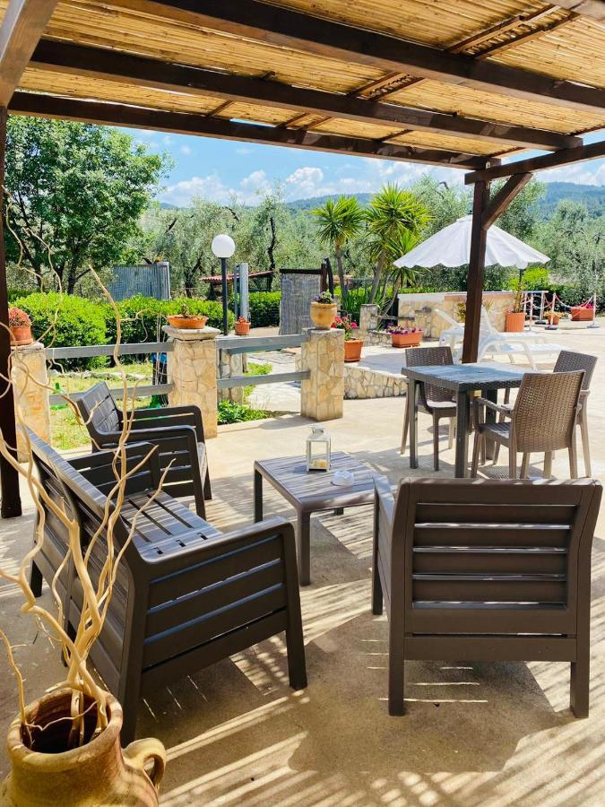 ויאסטה Agriturismo Azzarone מראה חיצוני תמונה