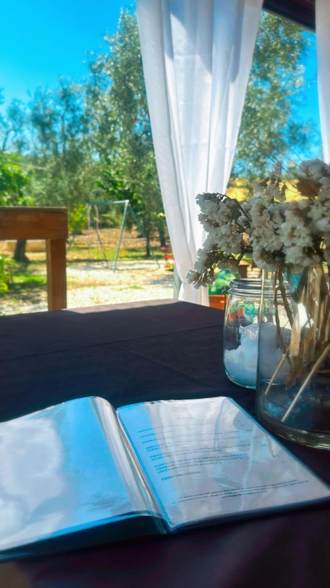 ויאסטה Agriturismo Azzarone מראה חיצוני תמונה