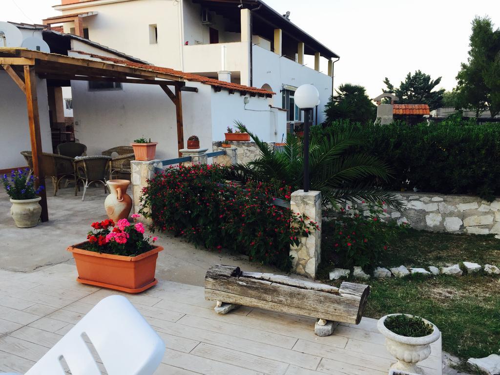 ויאסטה Agriturismo Azzarone מראה חיצוני תמונה